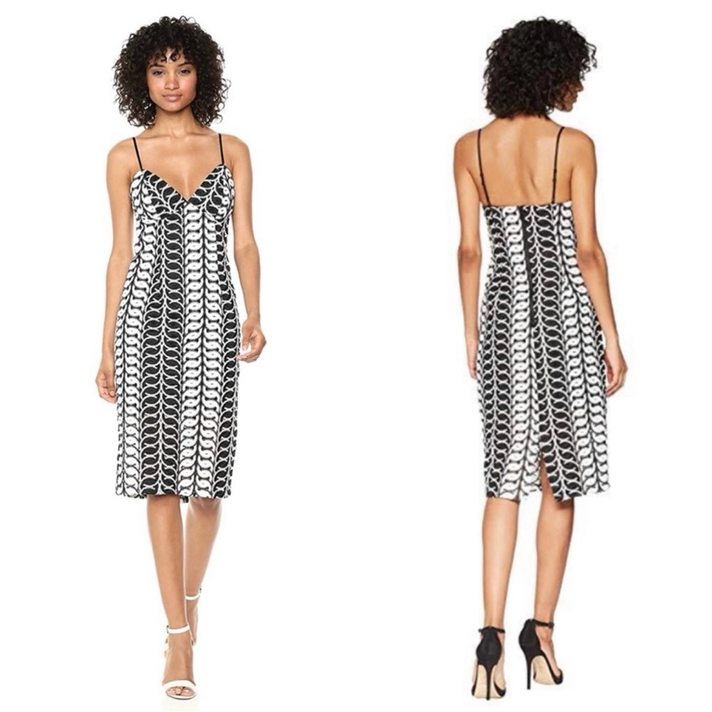 Bardot Germaine Black & White Lace V-Neck Fitted Waist‎ Midi Dress Size 6